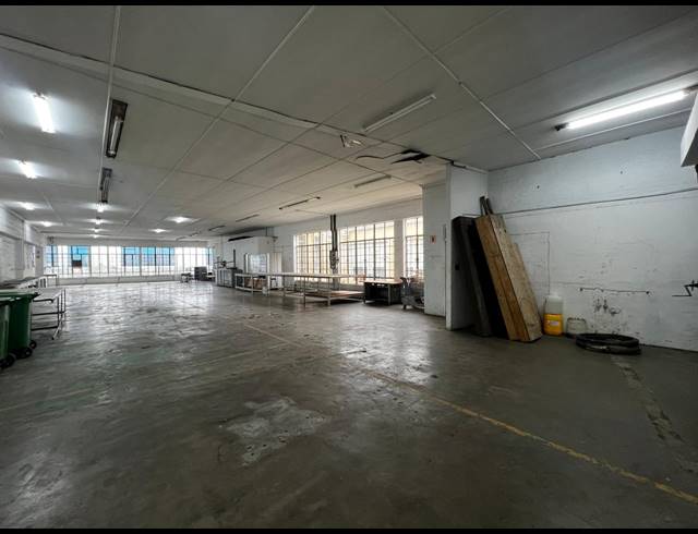 808M² WAREHOUSE TO LET IN STAMFORD HILL